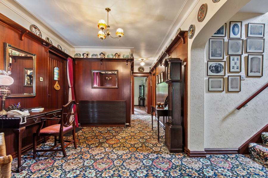 2 Lorne Lane