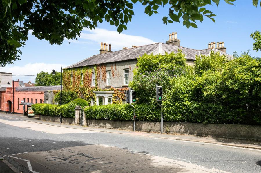 The Manor House & The Stable House, 38/38A High Street