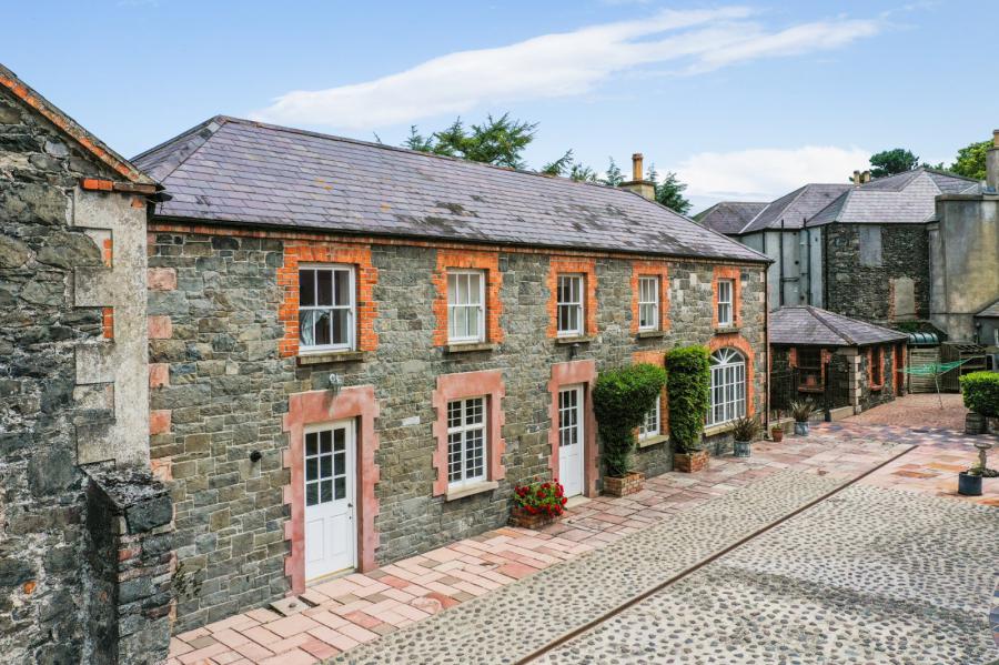 The Manor House & The Stable House, 38/38A High Street