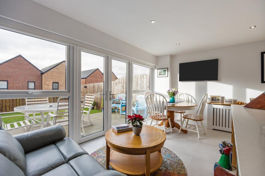 De, 19 Milecross Manor