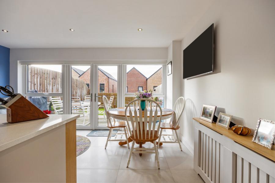 De, 19 Milecross Manor