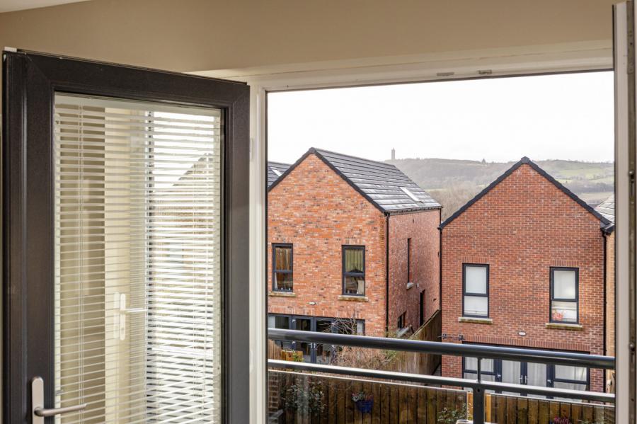 De, 19 Milecross Manor