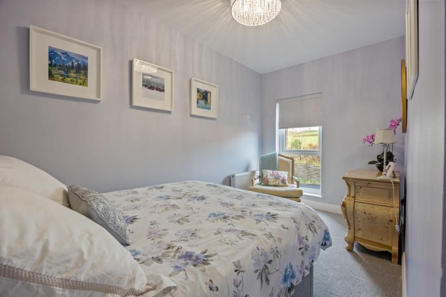 De, 19 Milecross Manor