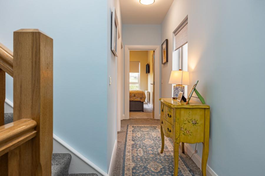 De, 19 Milecross Manor