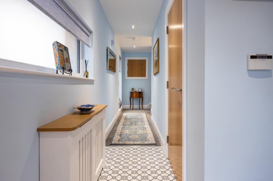 De, 19 Milecross Manor