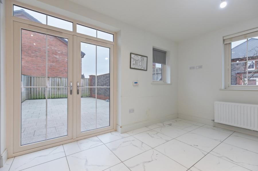 9 Helens Wood Gardens