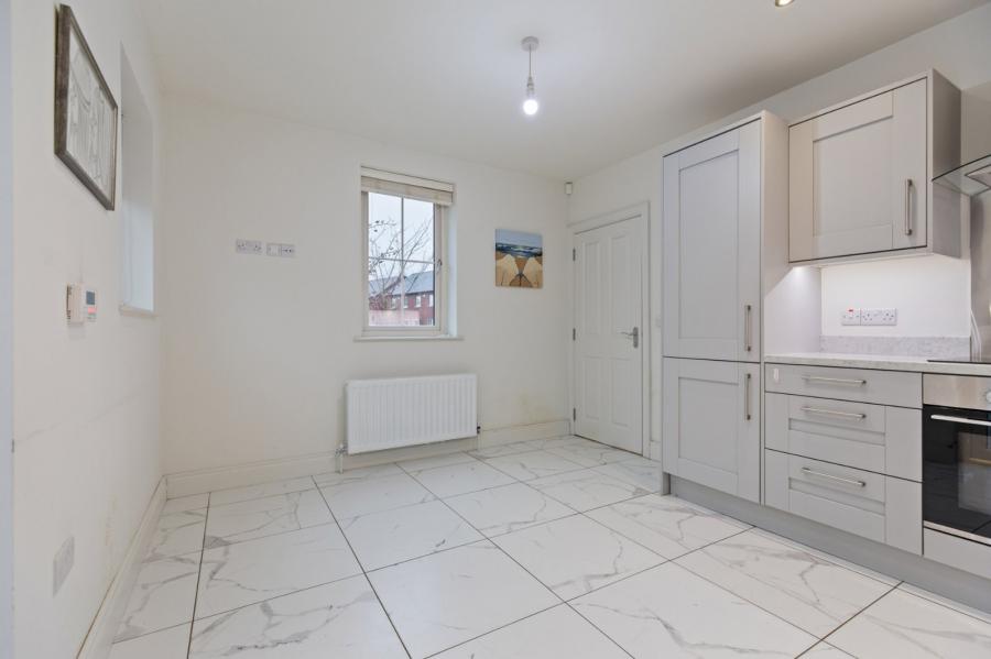 9 Helens Wood Gardens