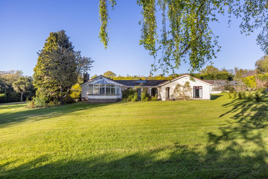 27 Cultra Avenue