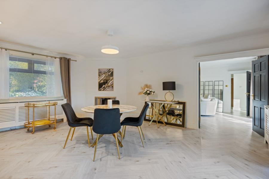 27 Cultra Avenue