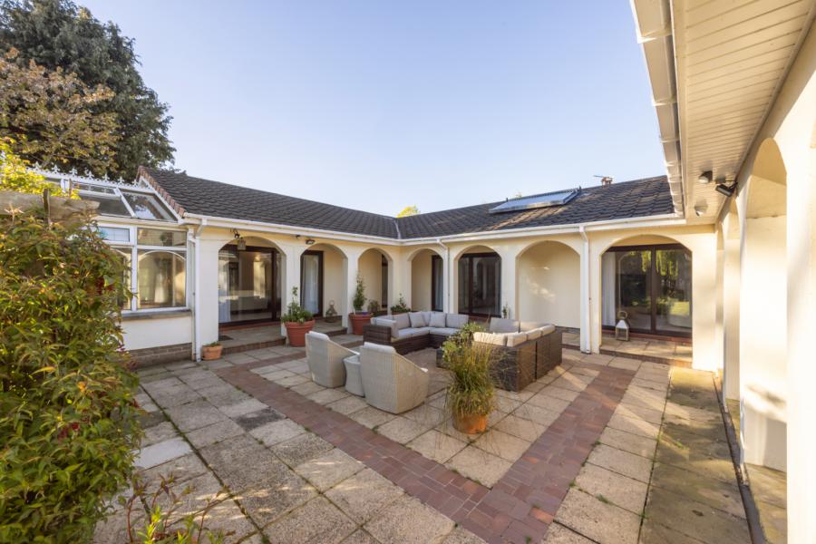 27 Cultra Avenue