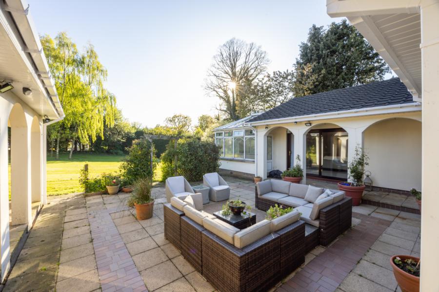 27 Cultra Avenue