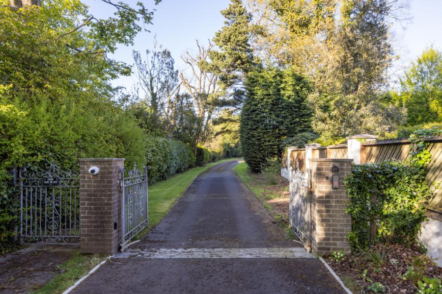27 Cultra Avenue
