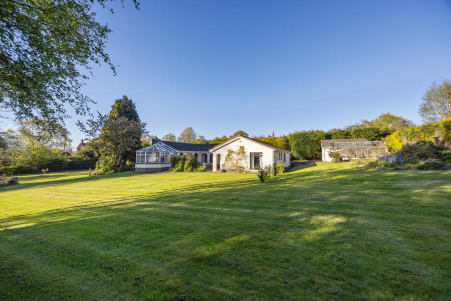 27 Cultra Avenue