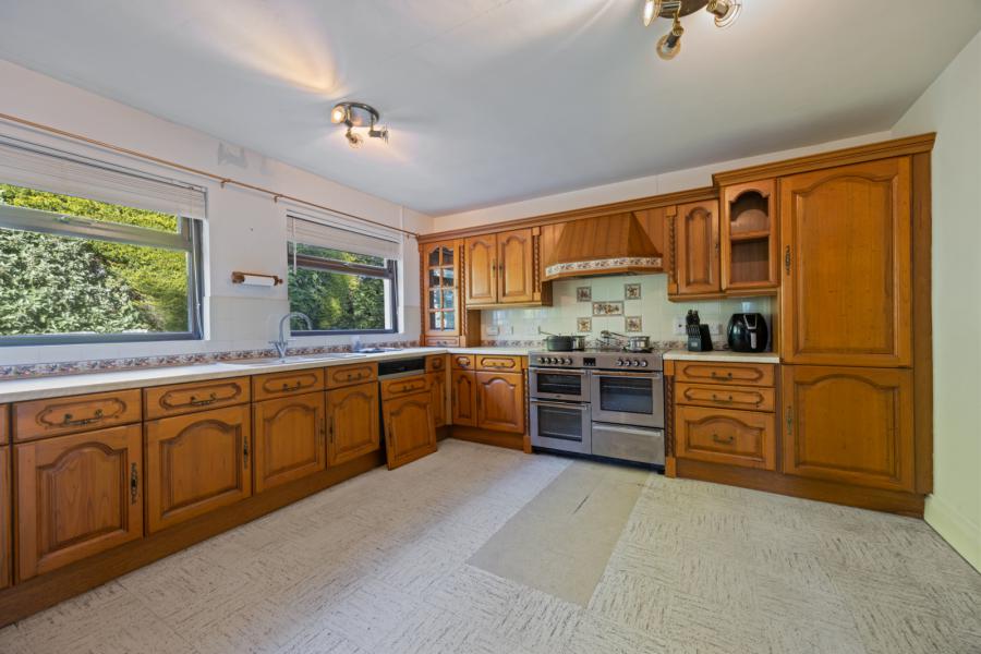 27 Cultra Avenue