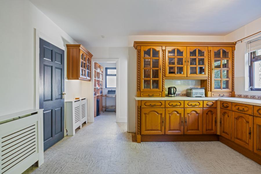 27 Cultra Avenue