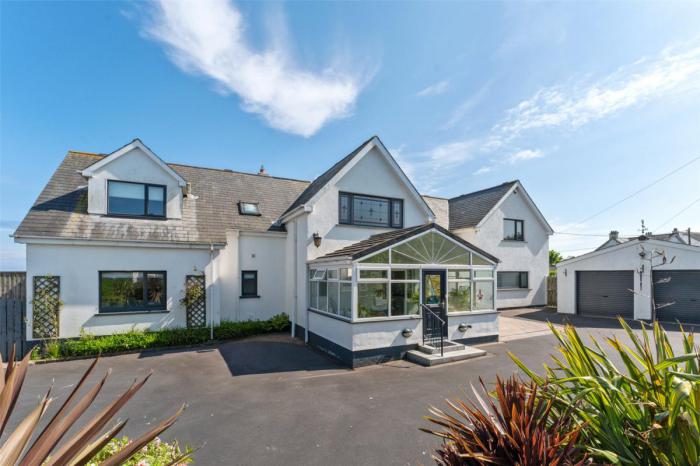 12 Warren Avenue, donaghadee, county, BT21 0PE