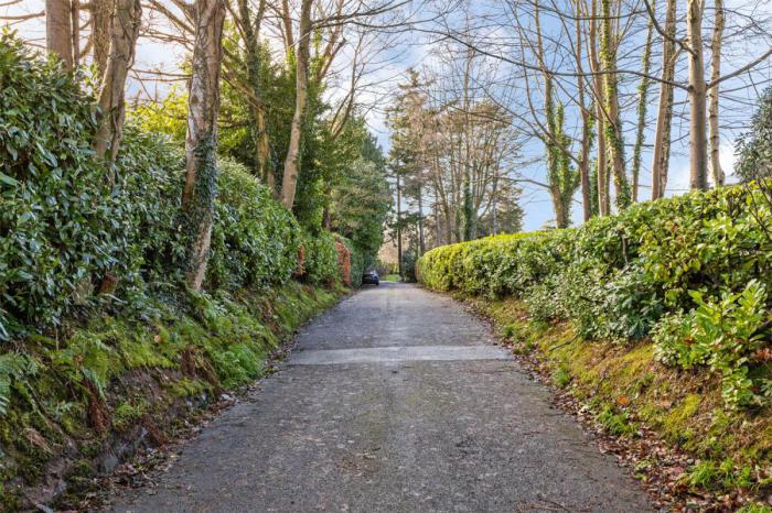 Lenaghmore, 4 Circular Road West