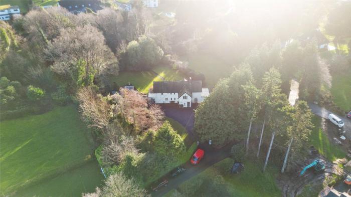 Lenaghmore, 4 Circular Road West