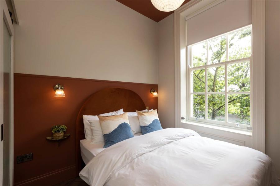 Balmoral Buildings - 2 Bedroom Apt, 11-13 College Square East