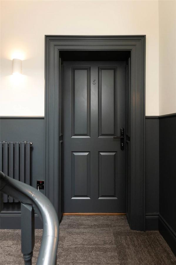Balmoral Buildings - 2 Bedroom Apt, 11-13 College Square East