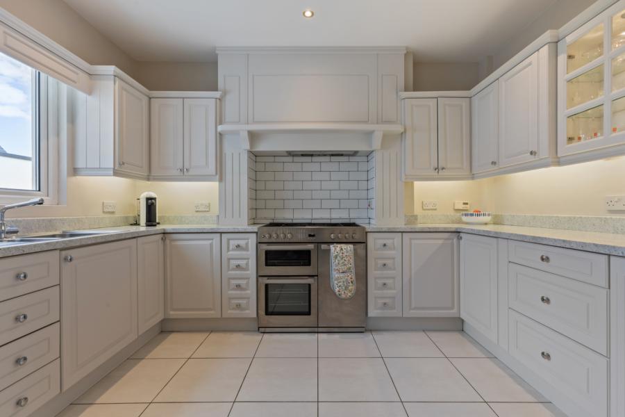 15 Ballymenoch Park
