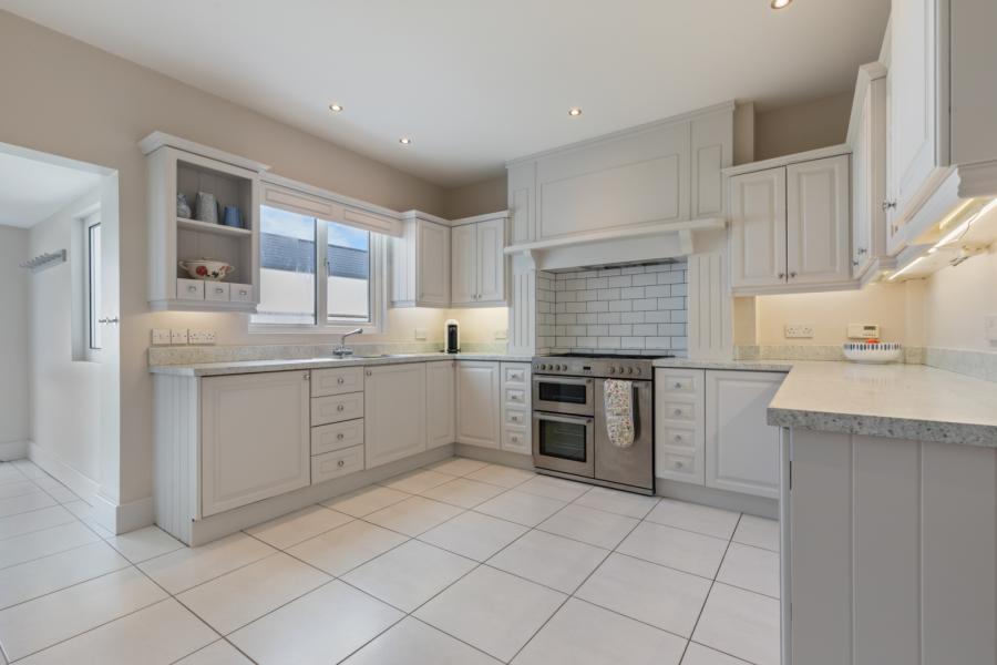 15 Ballymenoch Park