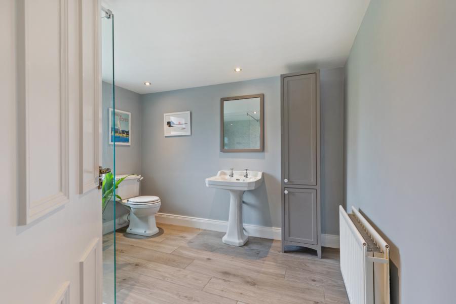 15 Ballymenoch Park