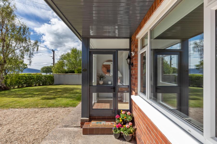 15 Ballymenoch Park