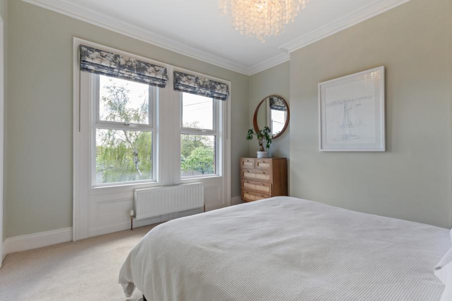 15 Ballymenoch Park