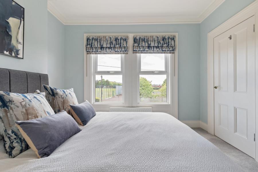 15 Ballymenoch Park