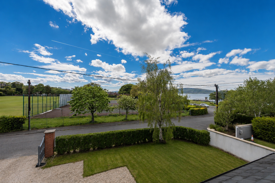 15 Ballymenoch Park