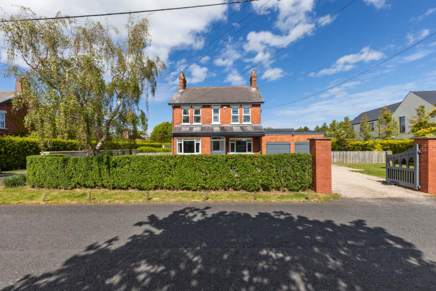 15 Ballymenoch Park