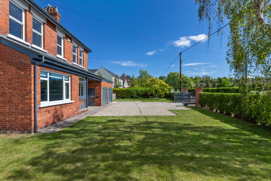 15 Ballymenoch Park
