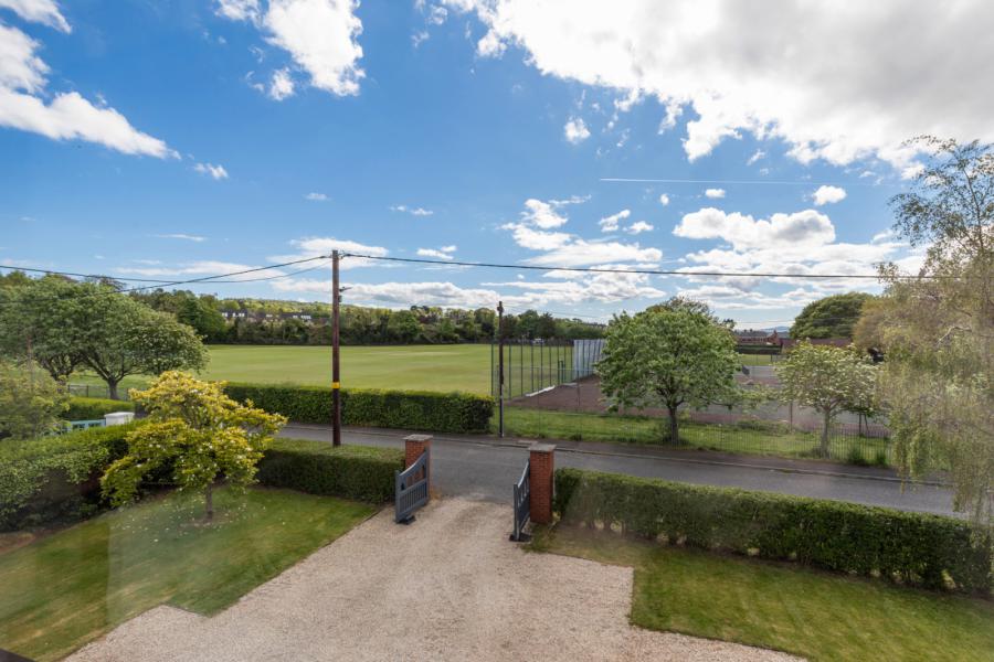 15 Ballymenoch Park