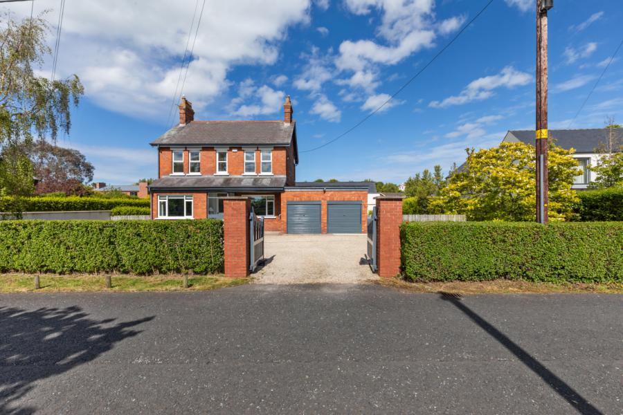 15 Ballymenoch Park