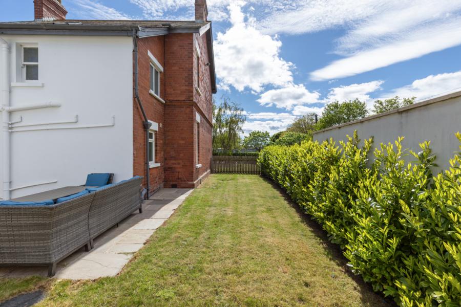 15 Ballymenoch Park