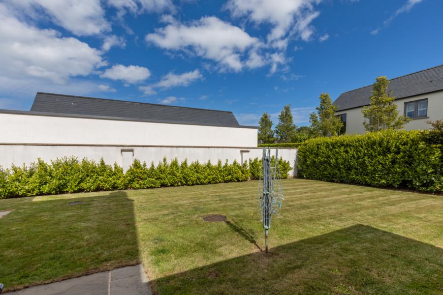 15 Ballymenoch Park