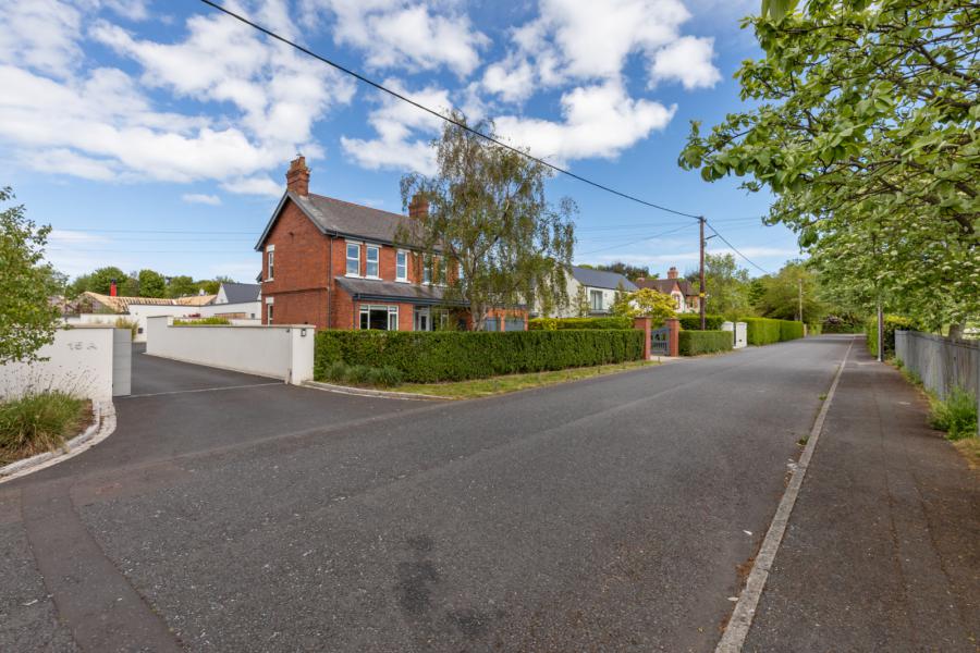 15 Ballymenoch Park