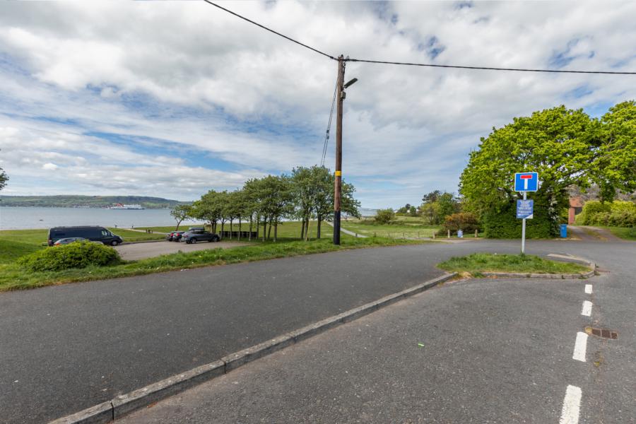 15 Ballymenoch Park