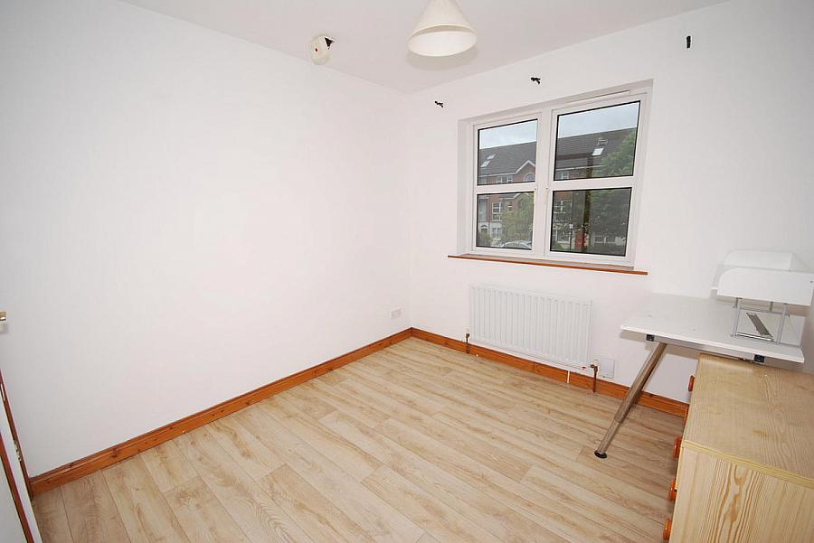 4 Ardenlee Green