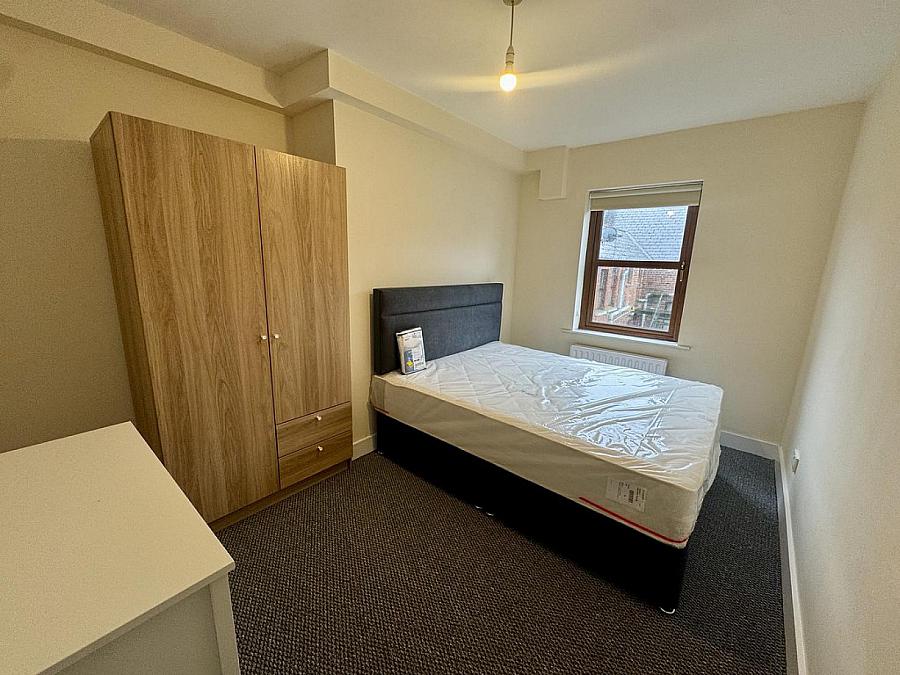 Apt 3 8 Willowbank Gardens