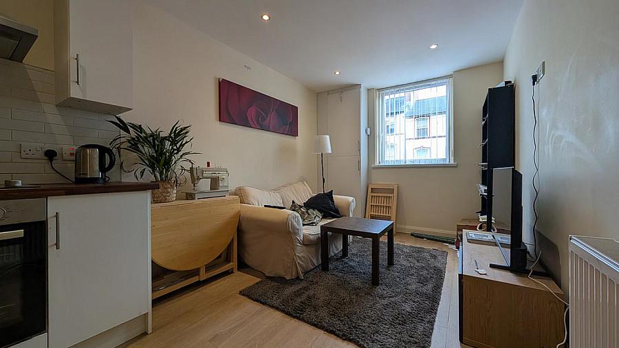 Flat 3, 24 Cromwell Road
