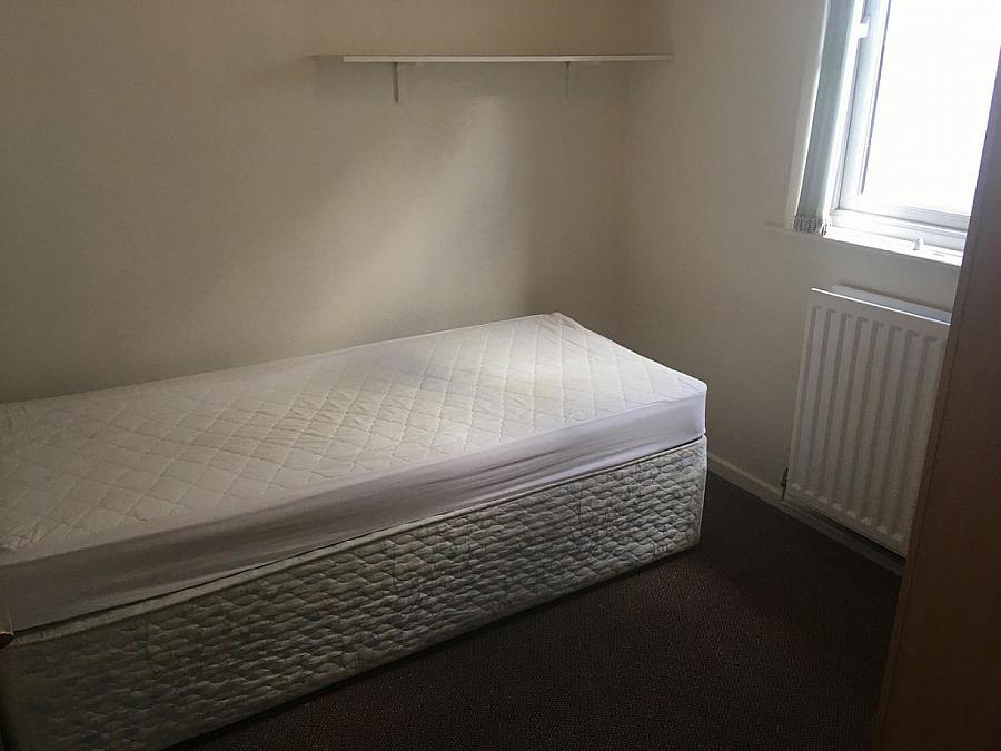 13 St Albans Gardens