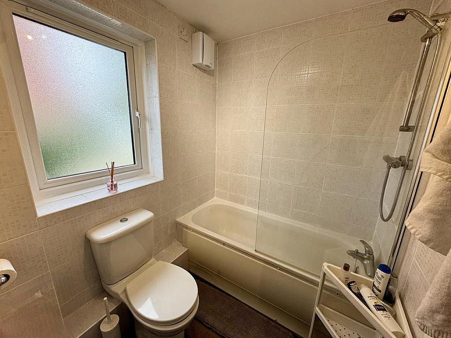 8A Stranmillis Court