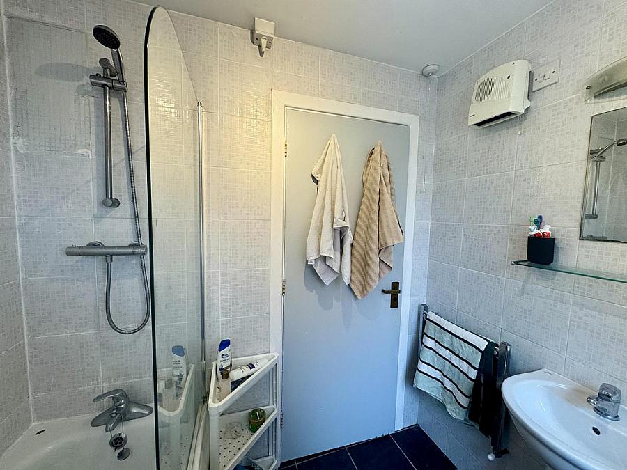 8A Stranmillis Court