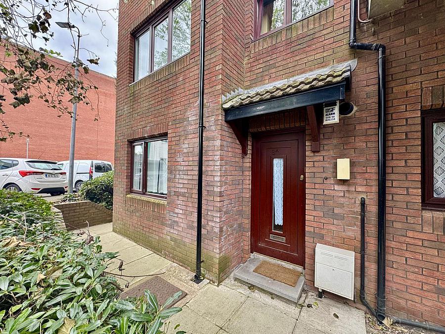 8A Stranmillis Court