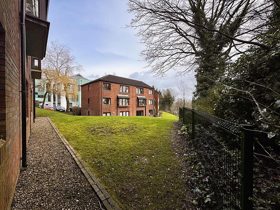 4A Stranmillis Court