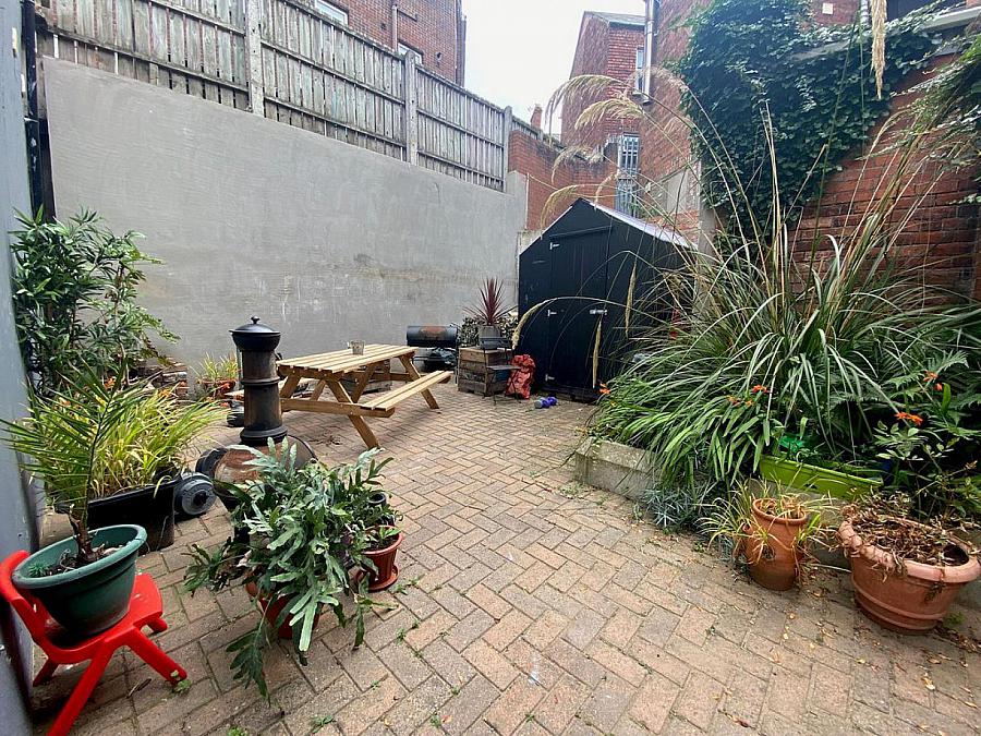 14d Lisburn Road
