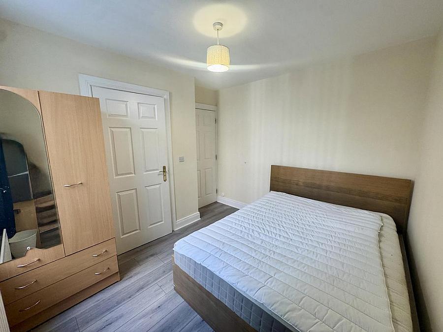 Apt 1 College Mews, 1A Rugby Road