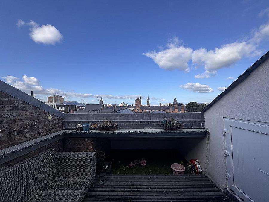 Apt 5, 13 Wellington Park